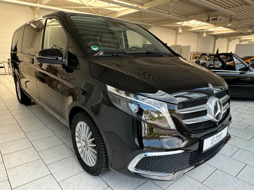 Image of Mercedes-Benz 220