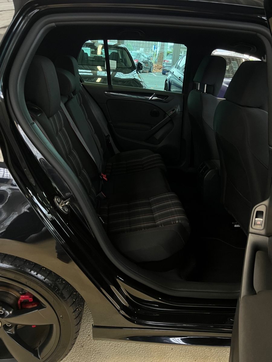 Fahrzeugabbildung Volkswagen Golf VI GTI Edition 35