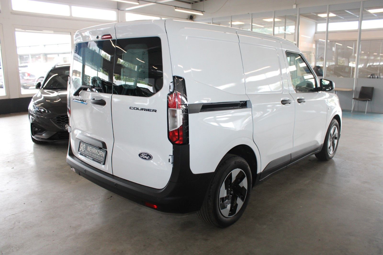 Fahrzeugabbildung Ford Transit Courier BEV TREND Klima Winter Fahrerass