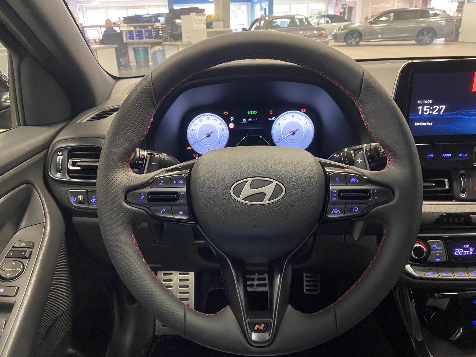 Fahrzeugabbildung Hyundai i30 N-Line APP+RFK+5J. GARANTIE+NAVI+SITZHEIZUNG