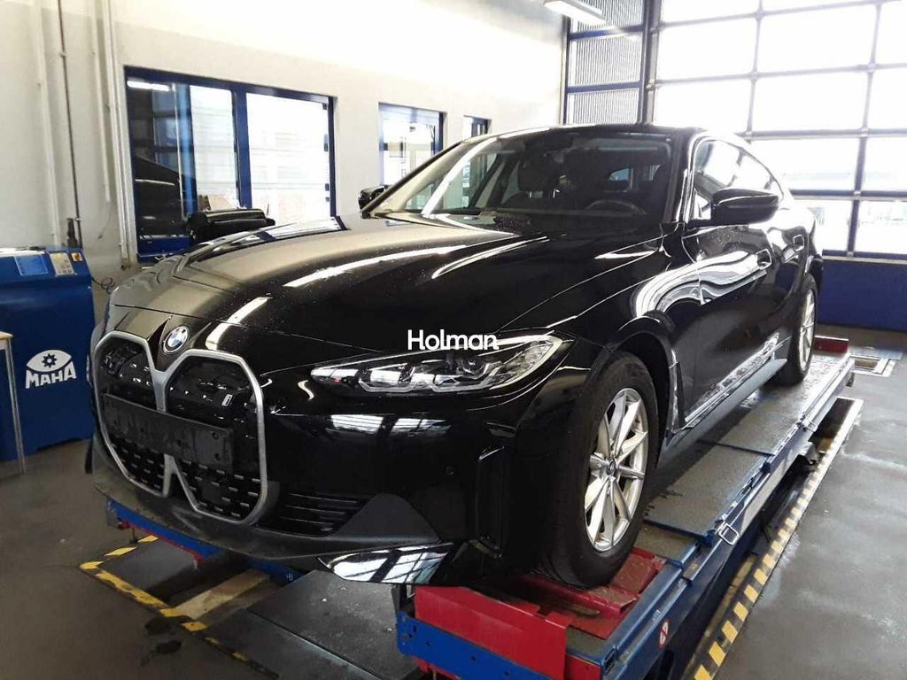 Image of BMW i4