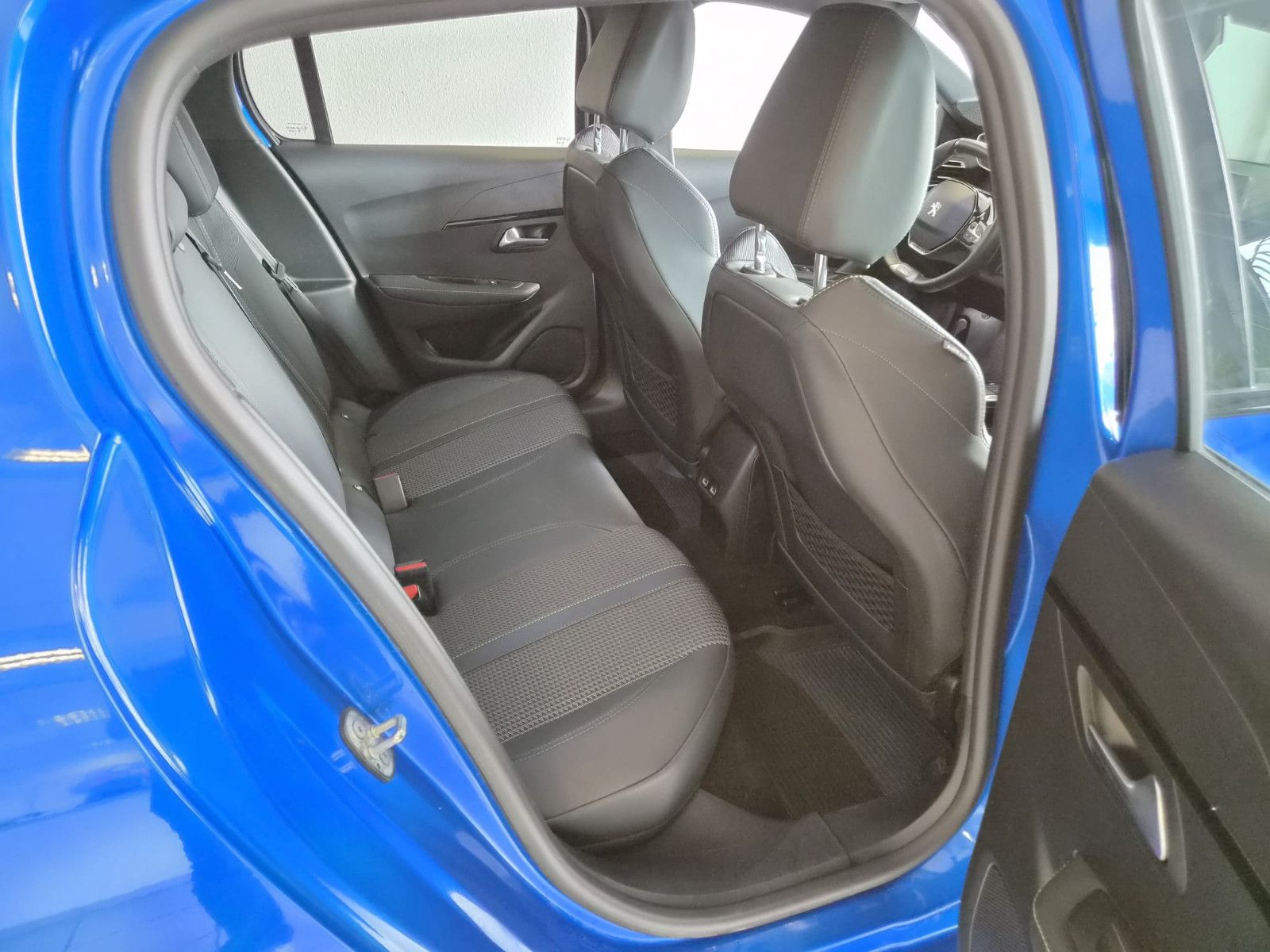 Fahrzeugabbildung Peugeot 208 GT / LED / NAVI / KAMERA / SCHECKHEFT