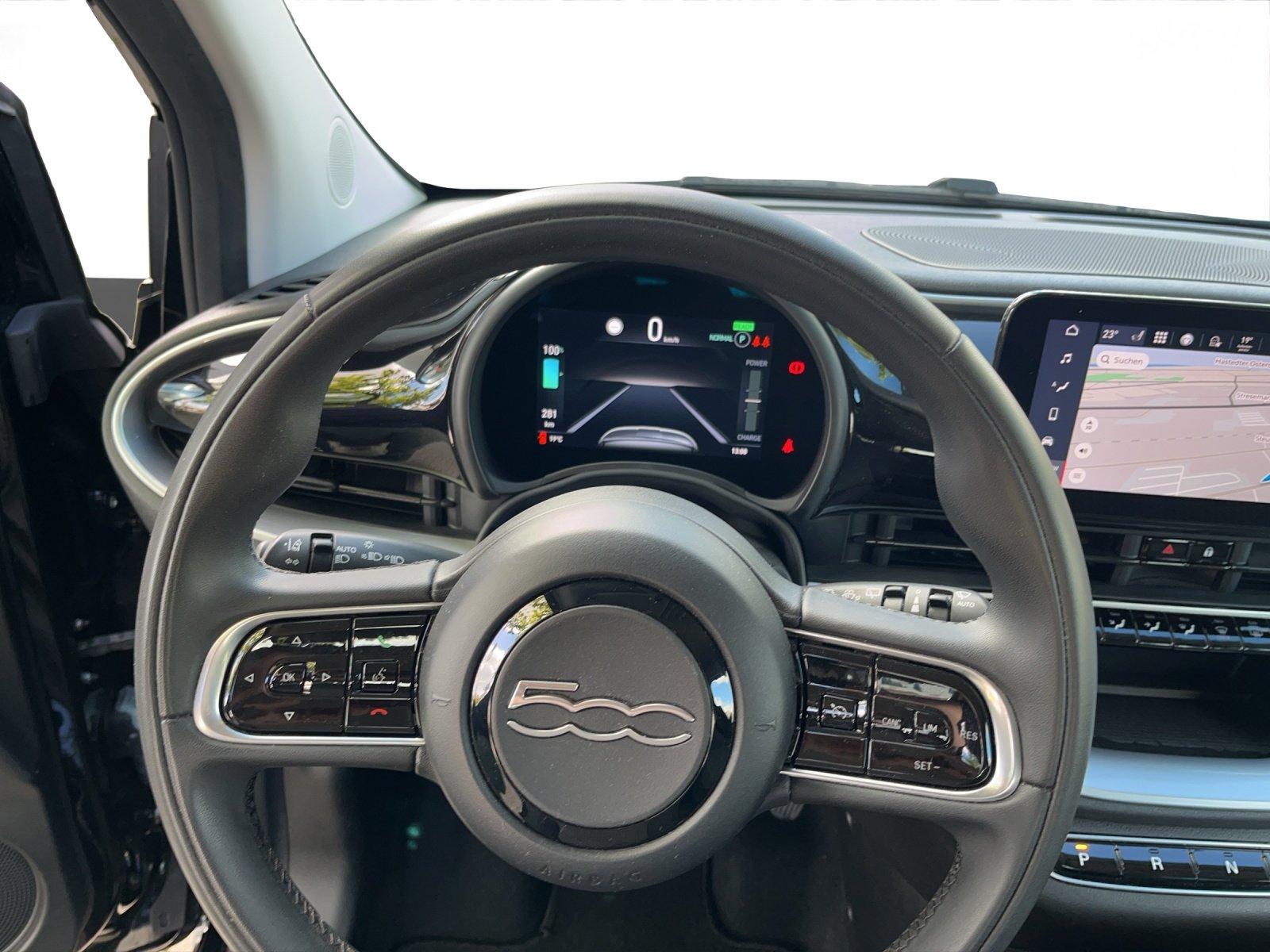 Fiat 500 e Icon 42 kWh Navi+SHZ+RFK+Carplay+LM