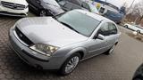 Ford Mondeo 2.5 V6 Ghia Ghia - Ford Mondeo: Ghia V6