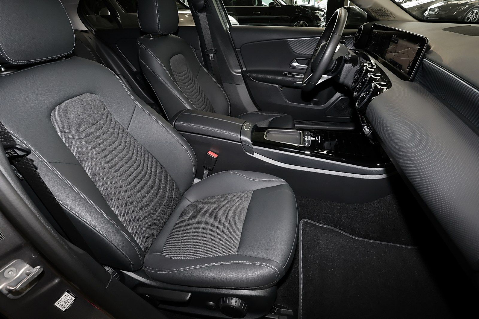Mercedes-Benz A 180 d AHK DISTRO KAMERA 17 MBUX LED foto 4