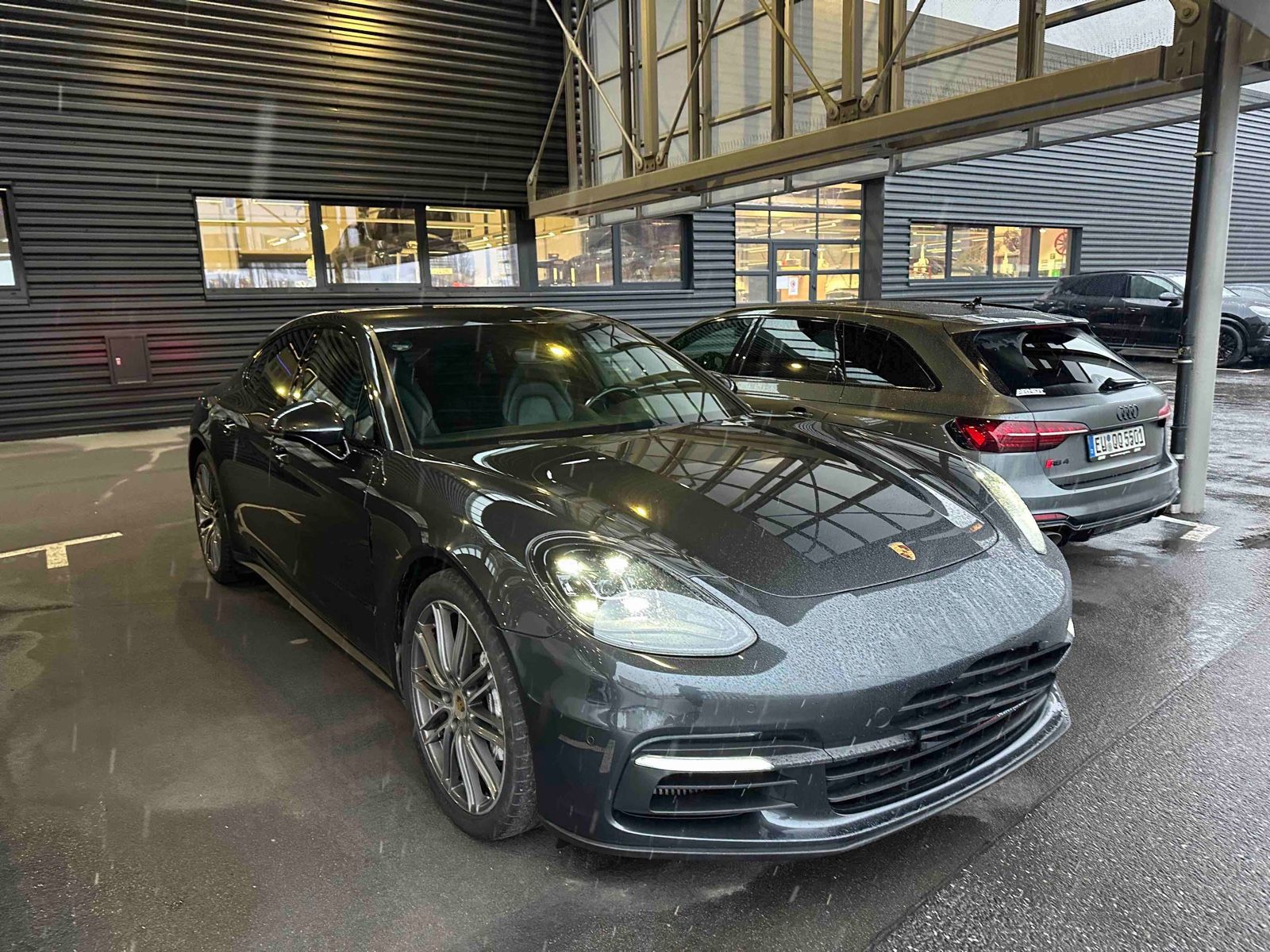 PORSCHE Panamera