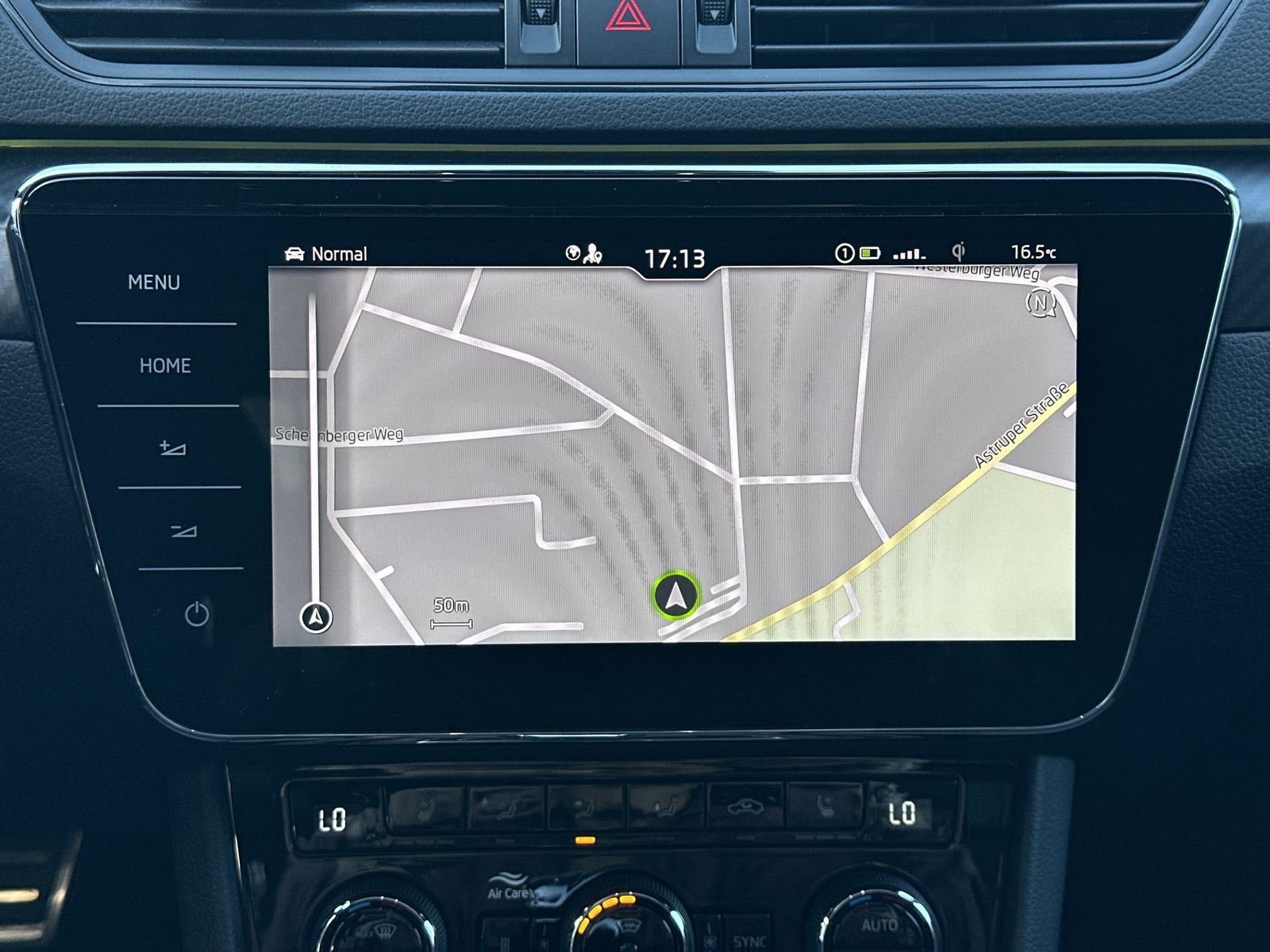 Fahrzeugabbildung SKODA Superb Sportline 4x4 NAV+LED+PANO+AHK+MEMORY+ACC