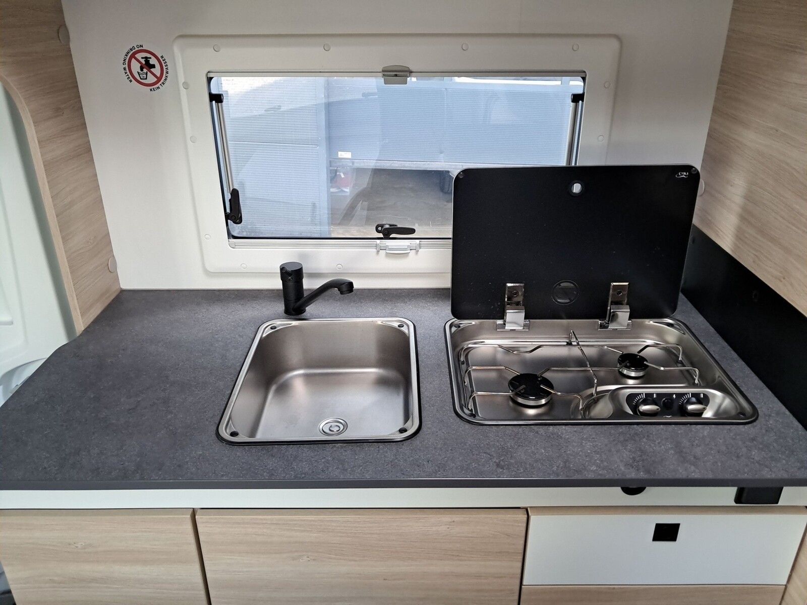 Fahrzeugabbildung Chausson Alkoven C727 First Line  Markise, Solar, RFK