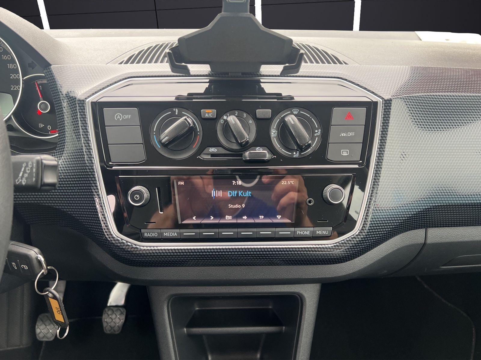 Fahrzeugabbildung Volkswagen up! 1.0 Klima Allwetter LED-TFL Radio