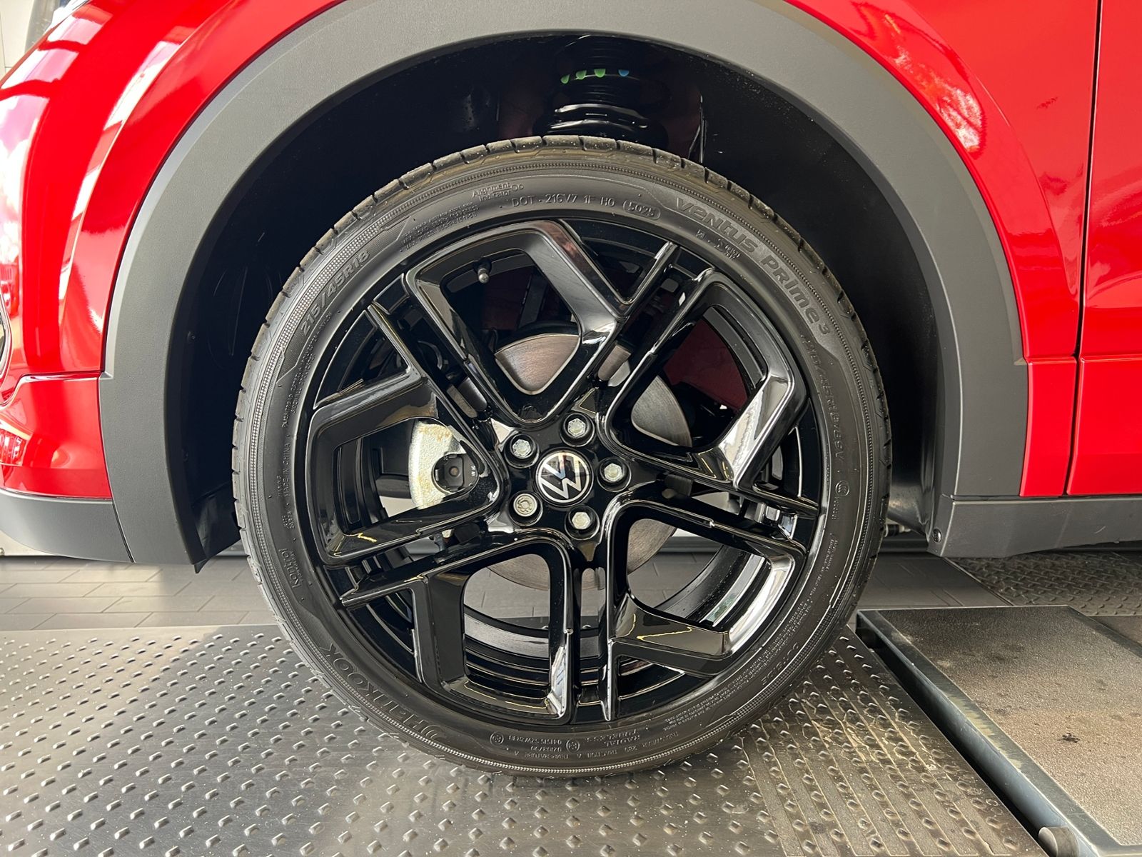 Fahrzeugabbildung Volkswagen T-Cross R-Line 1.5 TSI DSG *AHK,BlackStyle,Navi,