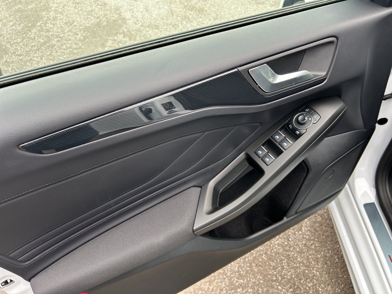 Fahrzeugabbildung Ford Focus Turnier 1,0 Ecoboost ST-Line
