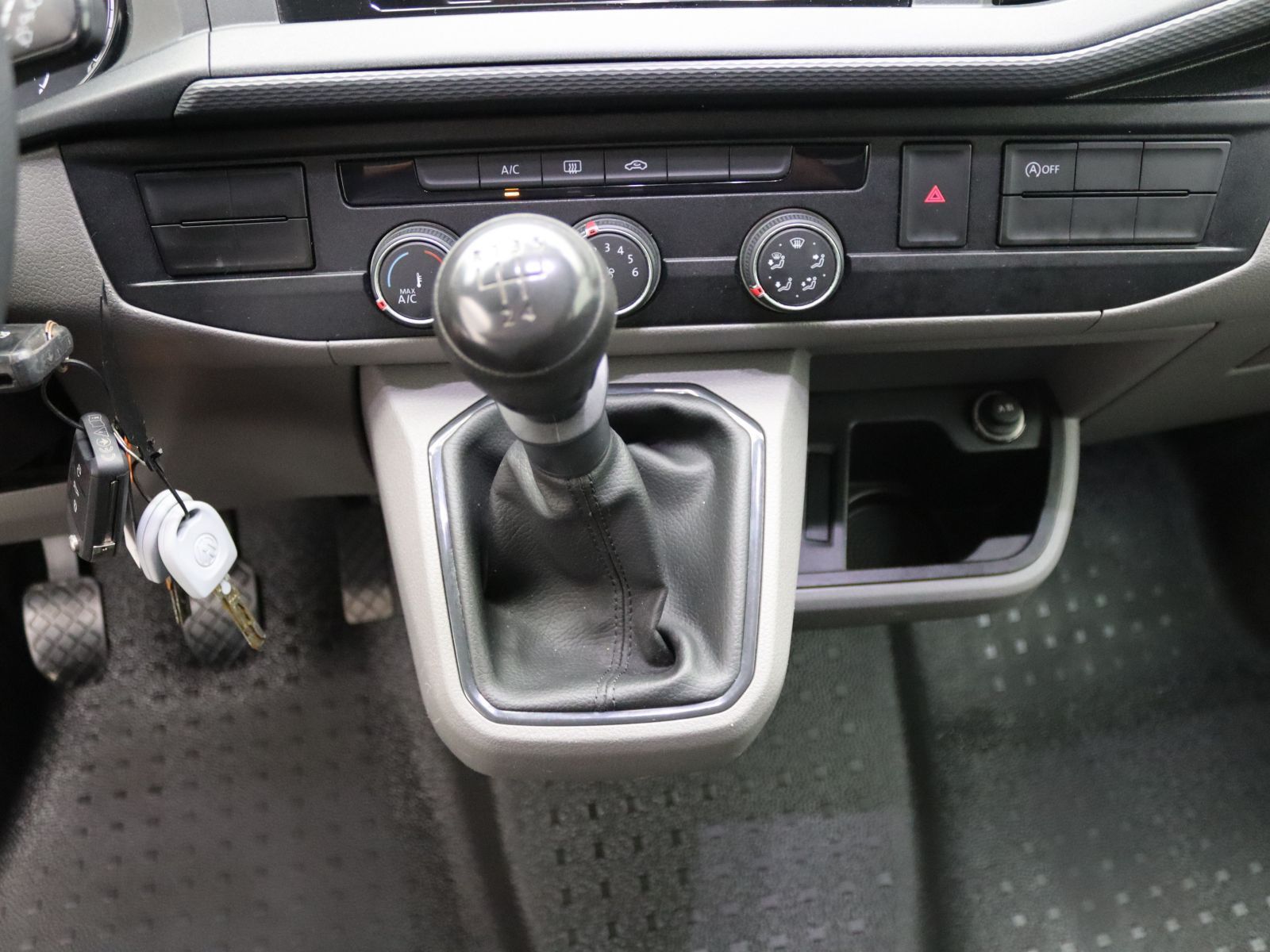 Volkswagen T6 Kombi - Bild 18