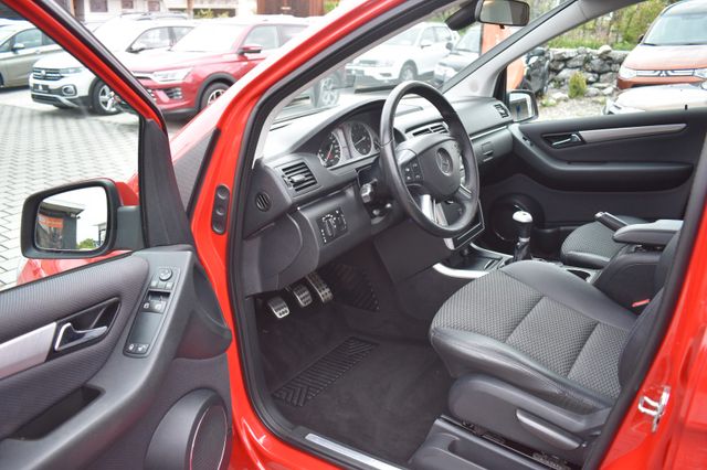 Mercedes-Benz B 180