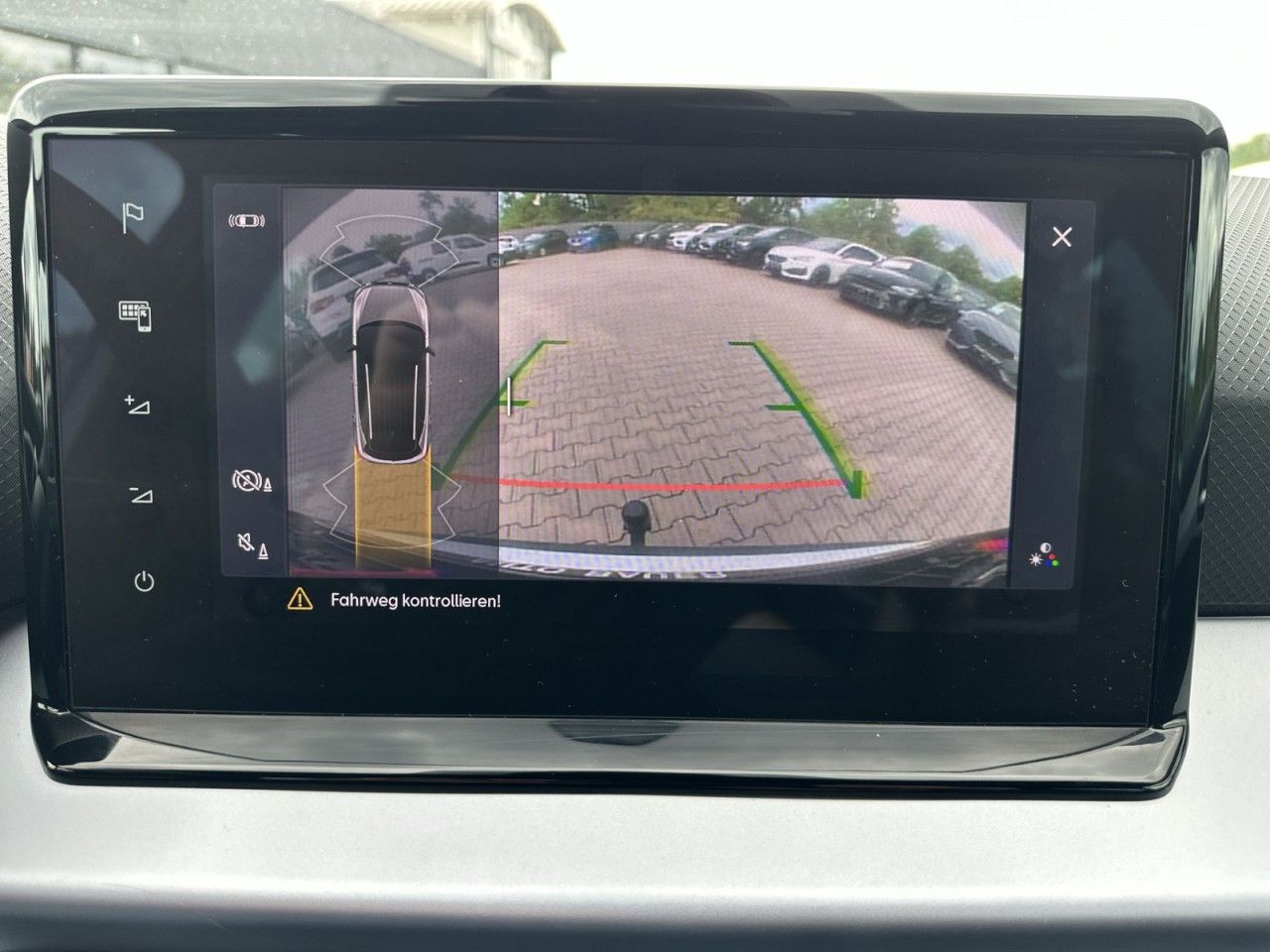 Fahrzeugabbildung SEAT Arona FR 1.0 TSI 110PS-Virtual-LED-AHK* - mit KI generiert/bearbeitet