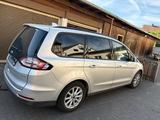 Ford Galaxy 2.5 FHEV Edition Hybrid - Ford Galaxy: Von Privat