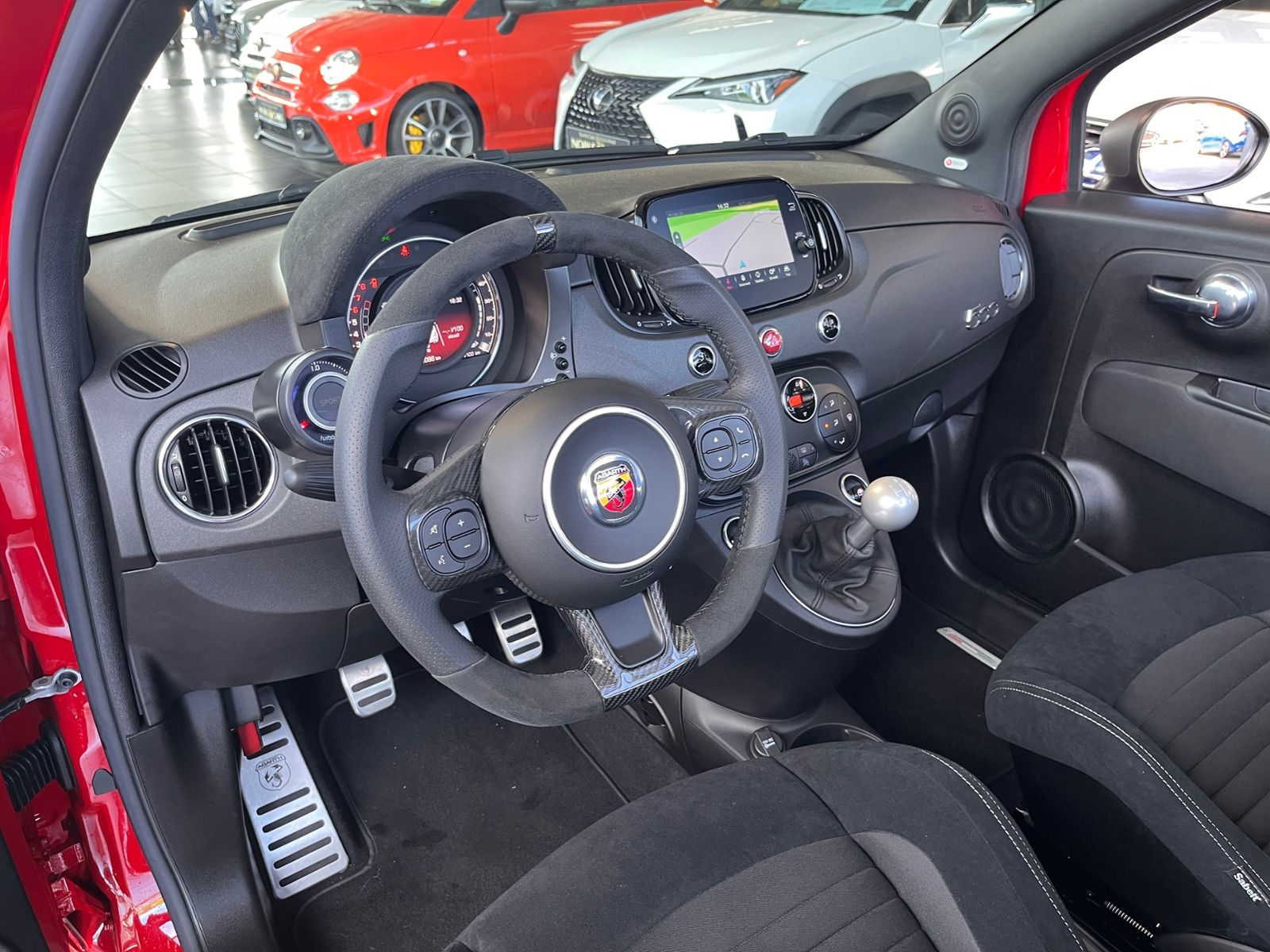 Fahrzeugabbildung Abarth 695C NUR 2.000KM!!! BEATS NAVI ALU