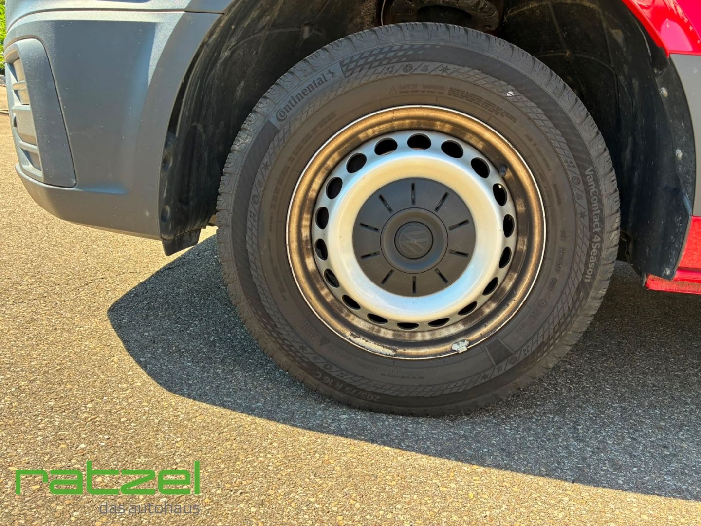 Fahrzeugabbildung Volkswagen Crafter Kasten Hochdach FWD 35 MR 2.0 TDI +AHK+P