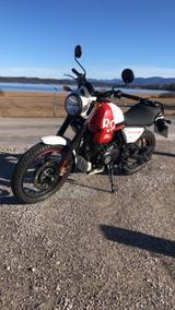 Royal Enfield Scram 411 red/white incl. TbT Navigation  - Royal Enfield Scram 411