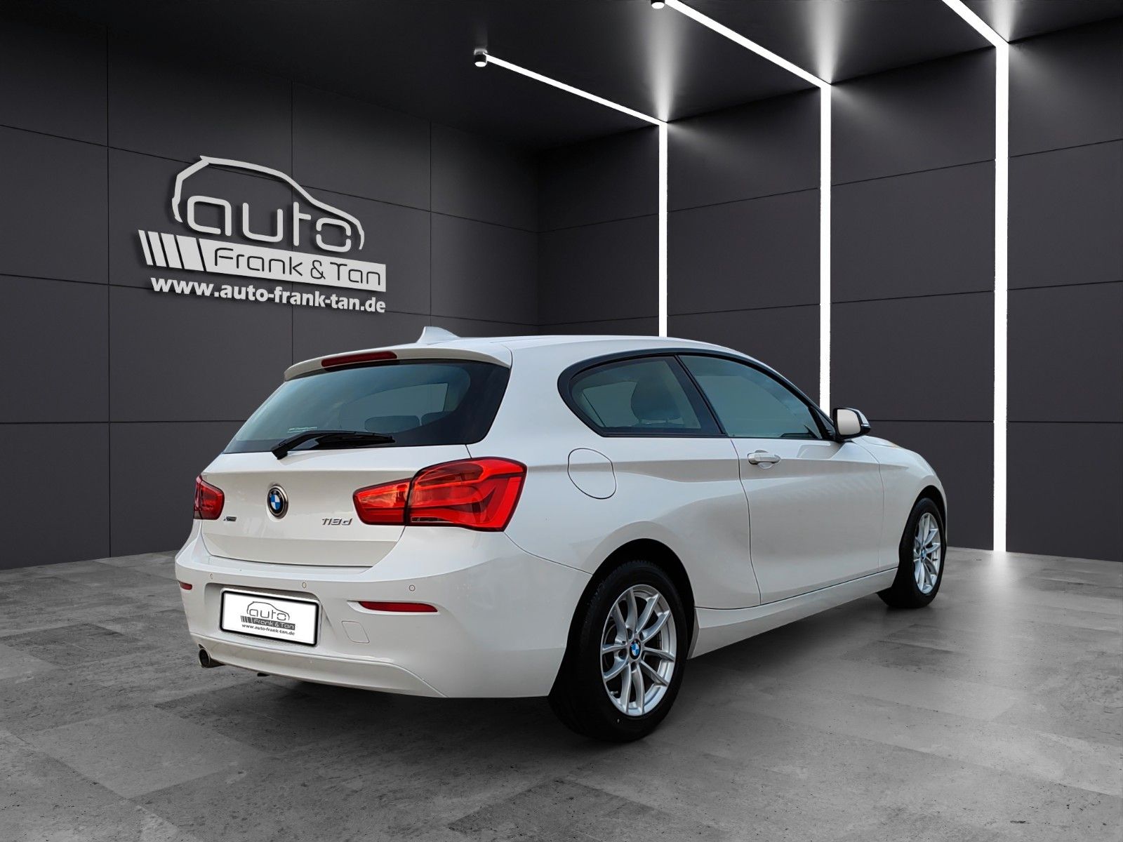Fahrzeugabbildung BMW 118 d xDrive Advantage*Navi*SitzHZ*Ambiente*PDC*