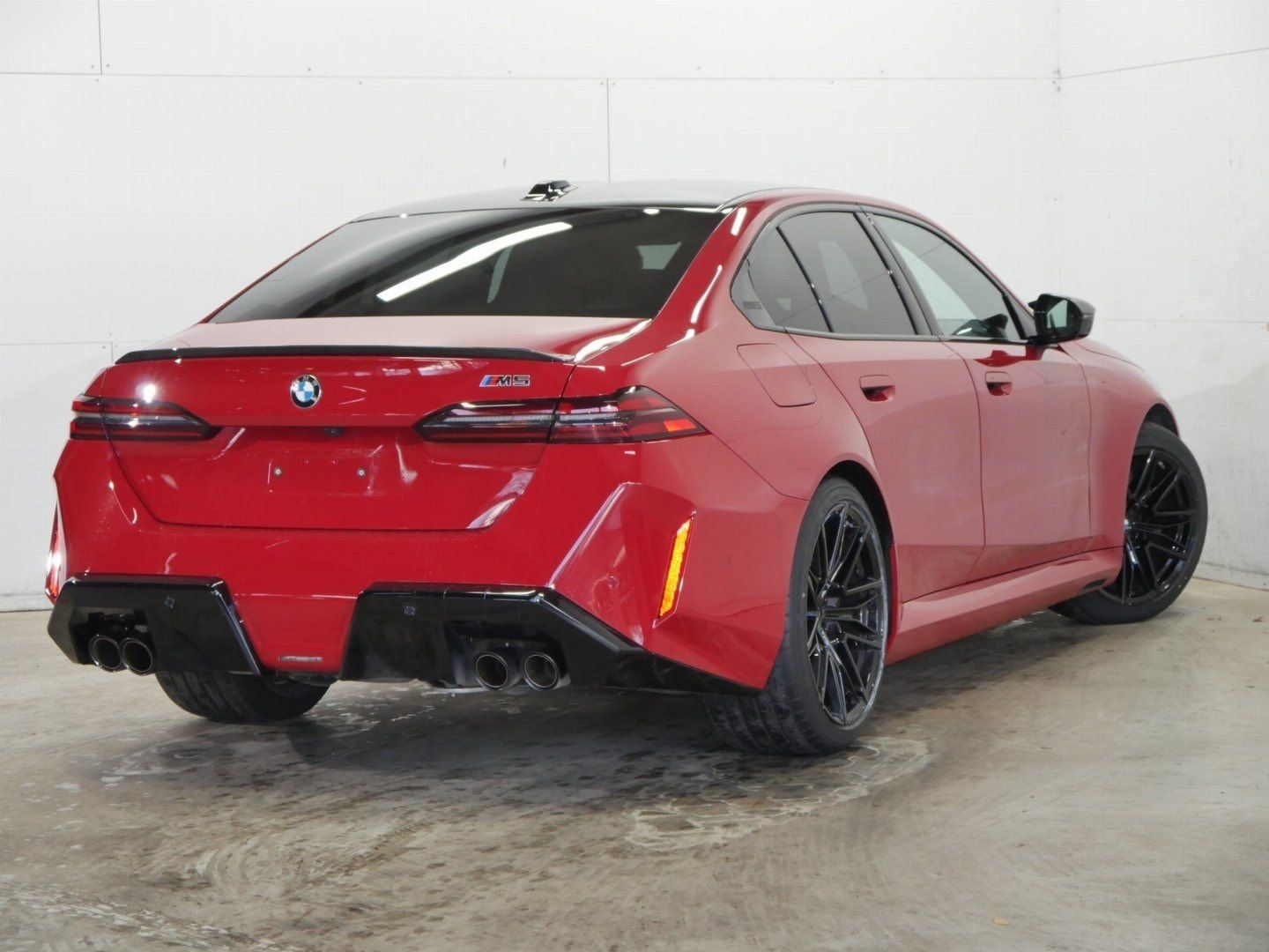 Fahrzeugeinzelansicht 8 Fahrzeugabbildung BMW M5 Limousine M Drivers P., M Carbon Keramik-Brem