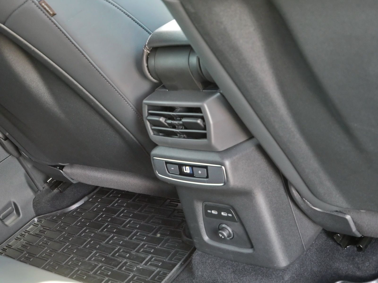 Audi Q4 e-tron - Bild 18