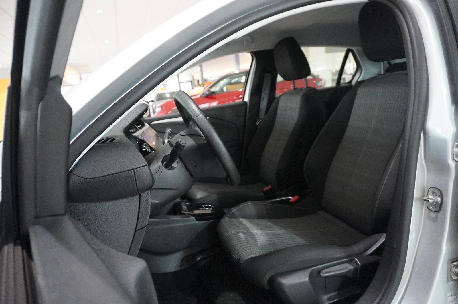 Fahrzeugabbildung Opel Corsa-e F EDITION 7KW NAVI/VIRT/TEMP/DAB/WÄRMEP.