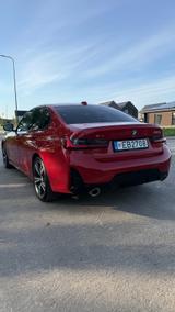 BMW 330e xDrive Automatik - M packet - rote BMW 330