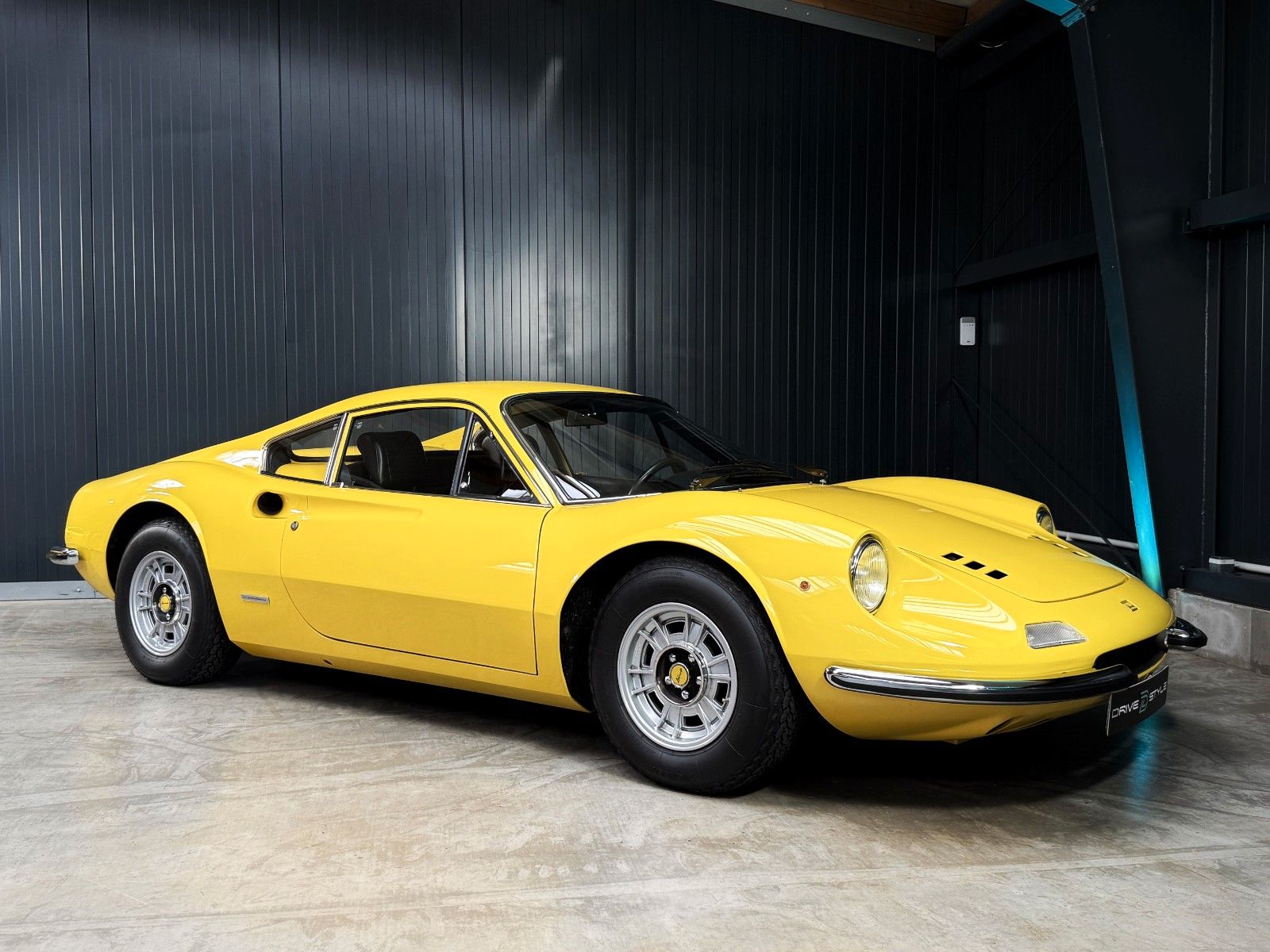 Fahrzeugabbildung Ferrari Dino 246 GT + Giallo Fly + Vollrest. + Zustand 1