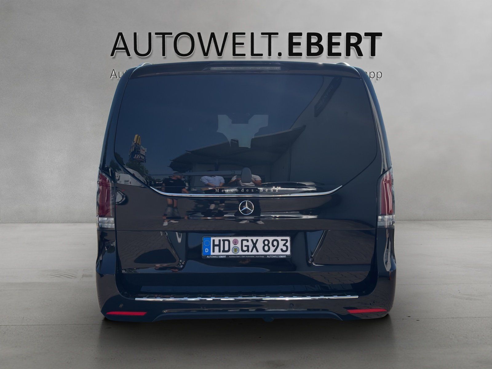 Fahrzeugabbildung Mercedes-Benz V 300 d STYLE Lang MBUX WinterPa AMG Line