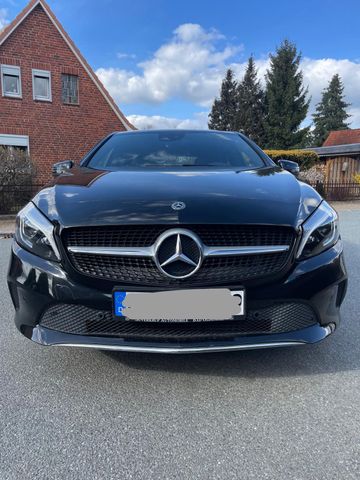 MERCEDES-BENZ A 180 d - Sehr gepflegt, mit nur 72.500 km