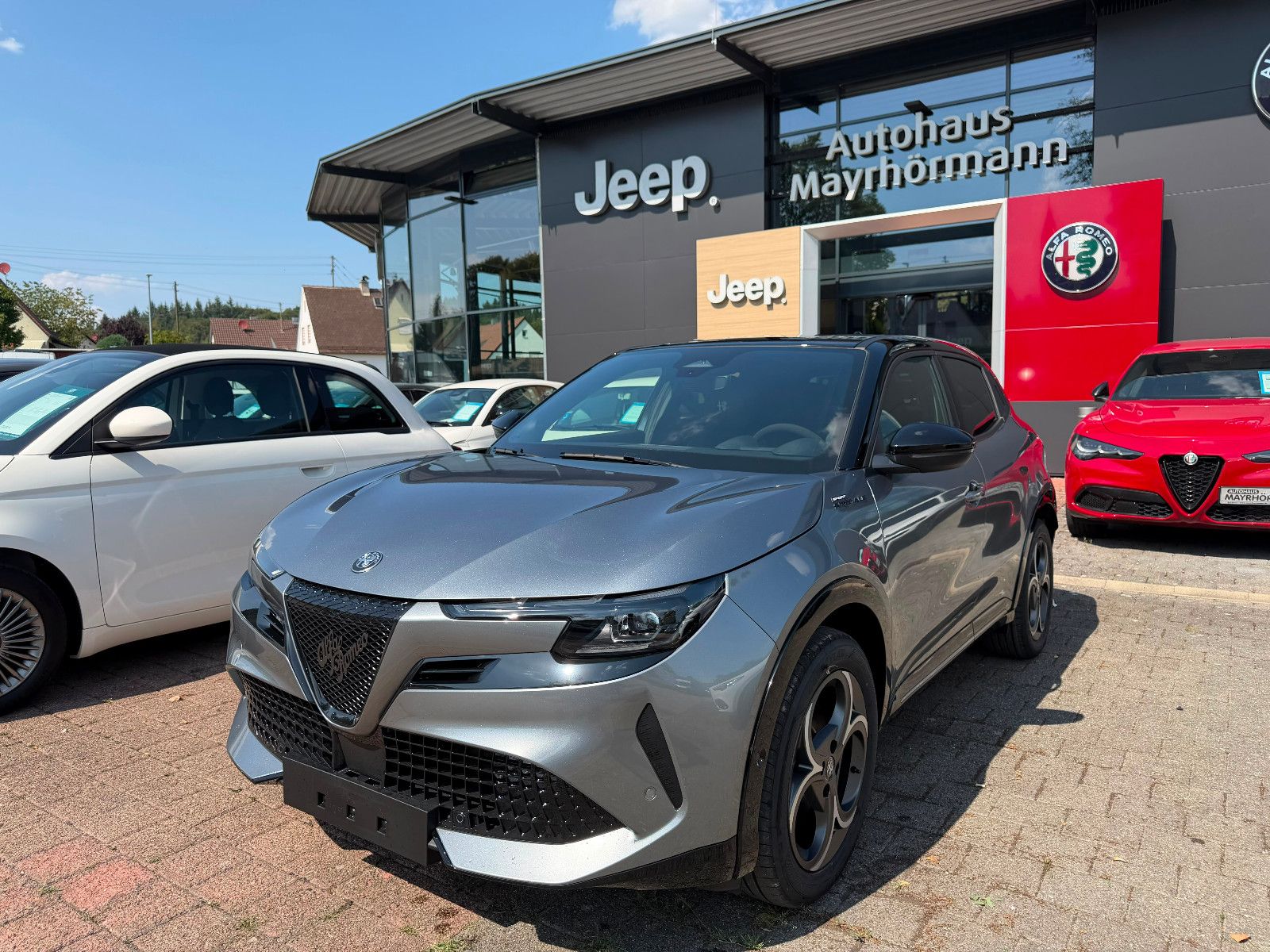 Fahrzeugabbildung Alfa Romeo Junior Elettrica 115 kW Sport Speciale