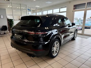 Porsche Cayenne - 4