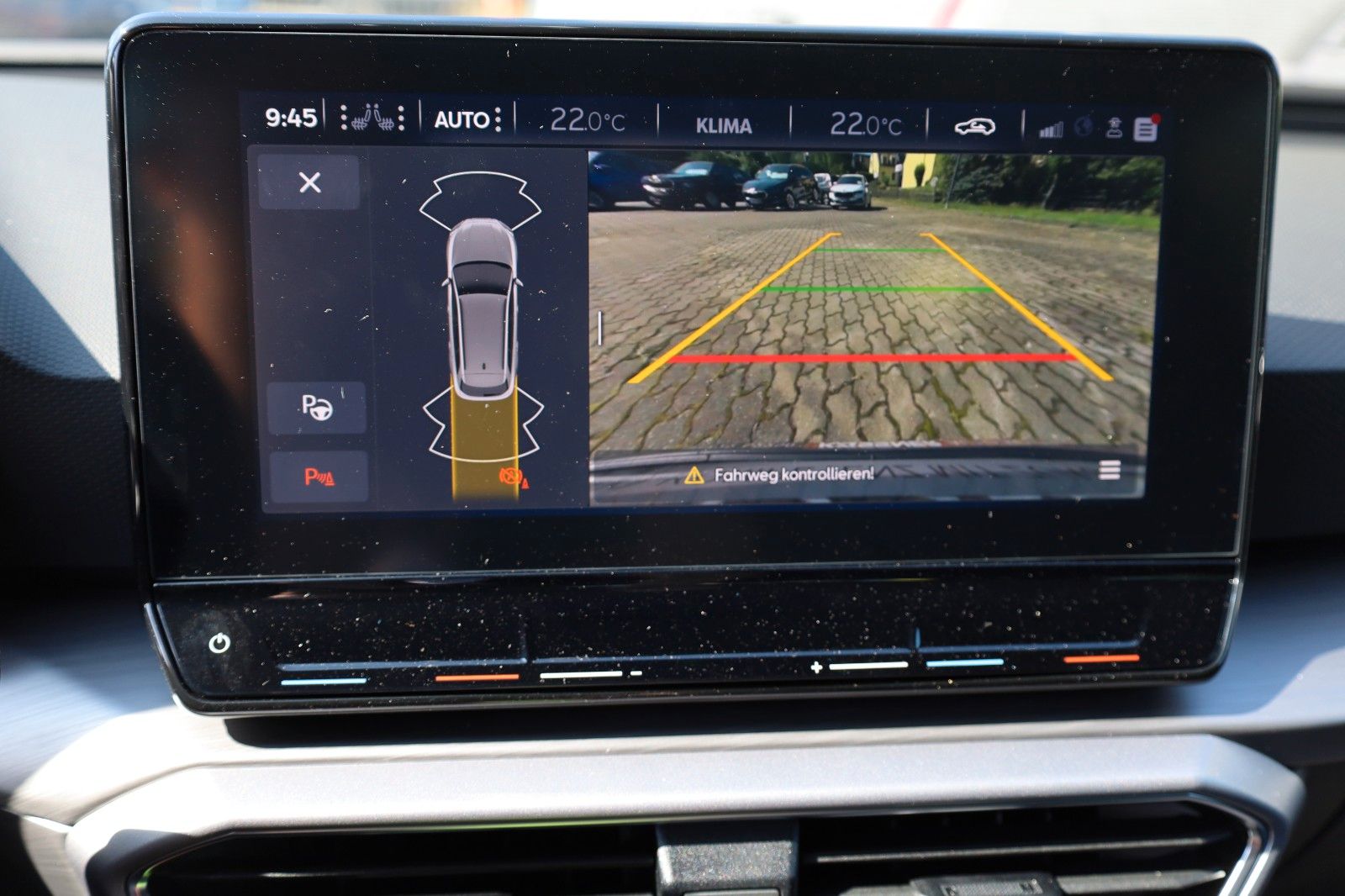 Fahrzeugabbildung SEAT Leon Sportstourer 1,5 eTSI  FR DSG