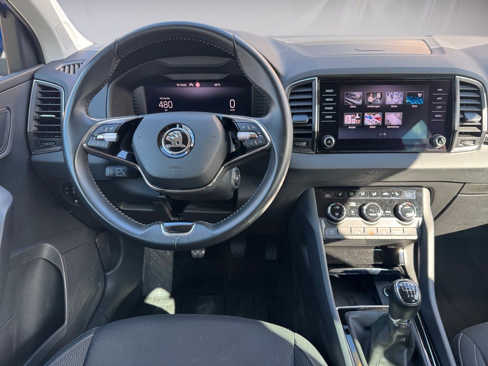 Fahrzeugabbildung SKODA Karoq 2.0l TDI AMBITION