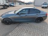 BMW 330d Sport / Sehr guter Zustand - BMW 330 aus 2013 mit Diesel-Antrieb: Limousine