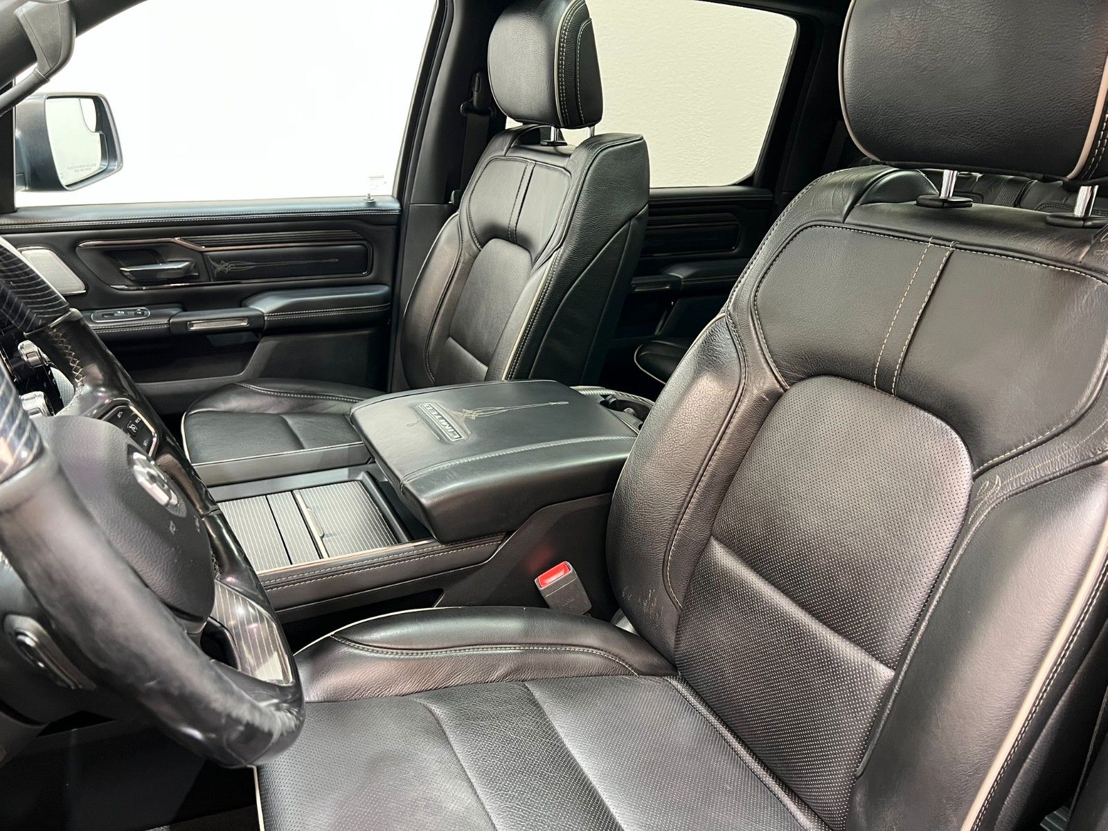 Fahrzeugabbildung Dodge RAM 1500 LIMITED NIGHT CREW CAB 4X4 *RTR UMBAU*