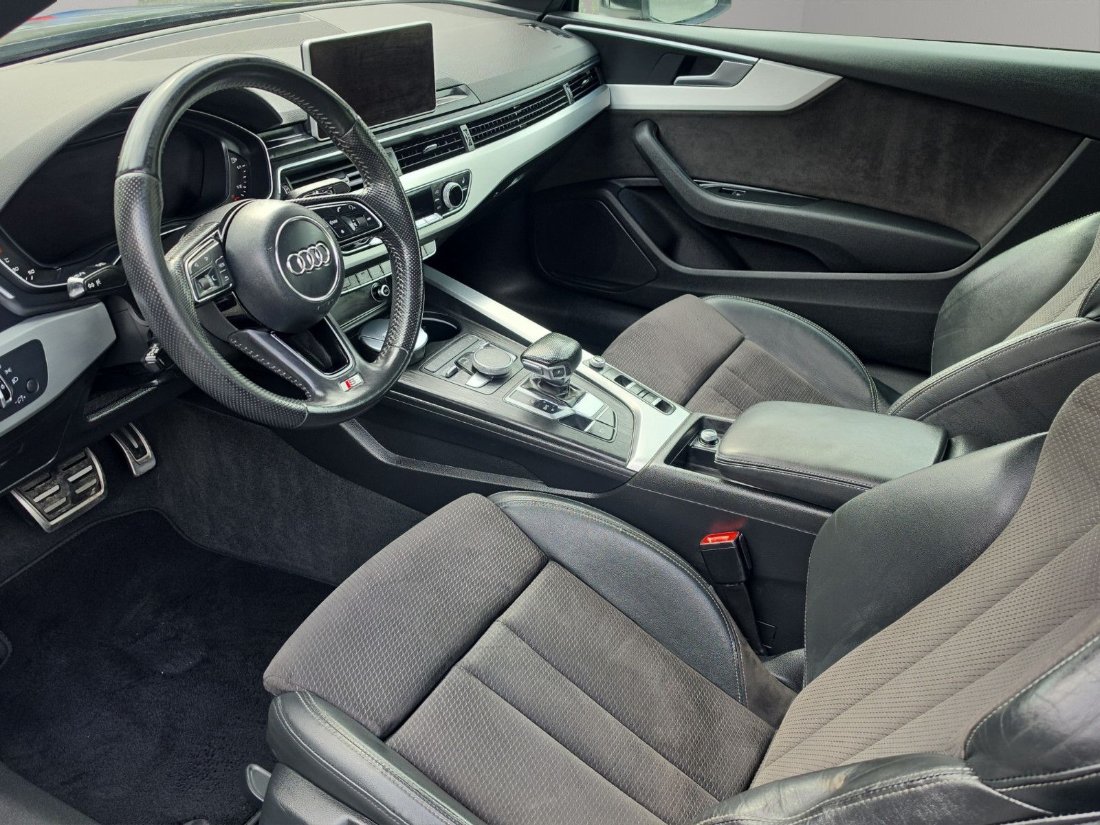 Fahrzeugabbildung Audi A5 Cabriolet Sport S-Line Automatik Navi Leder