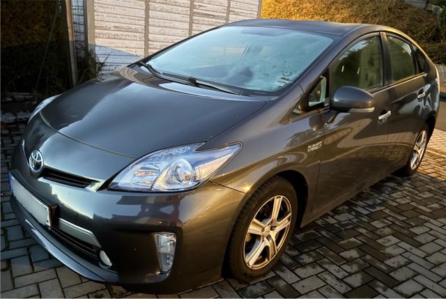 Toyota Prius 3 - Plug-In Hybrid - E-Kennze...