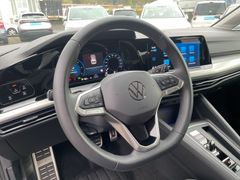 Fahrzeugabbildung Volkswagen Golf VIII 2.0 TDI DSG Move LED KAMERA ACC AHK