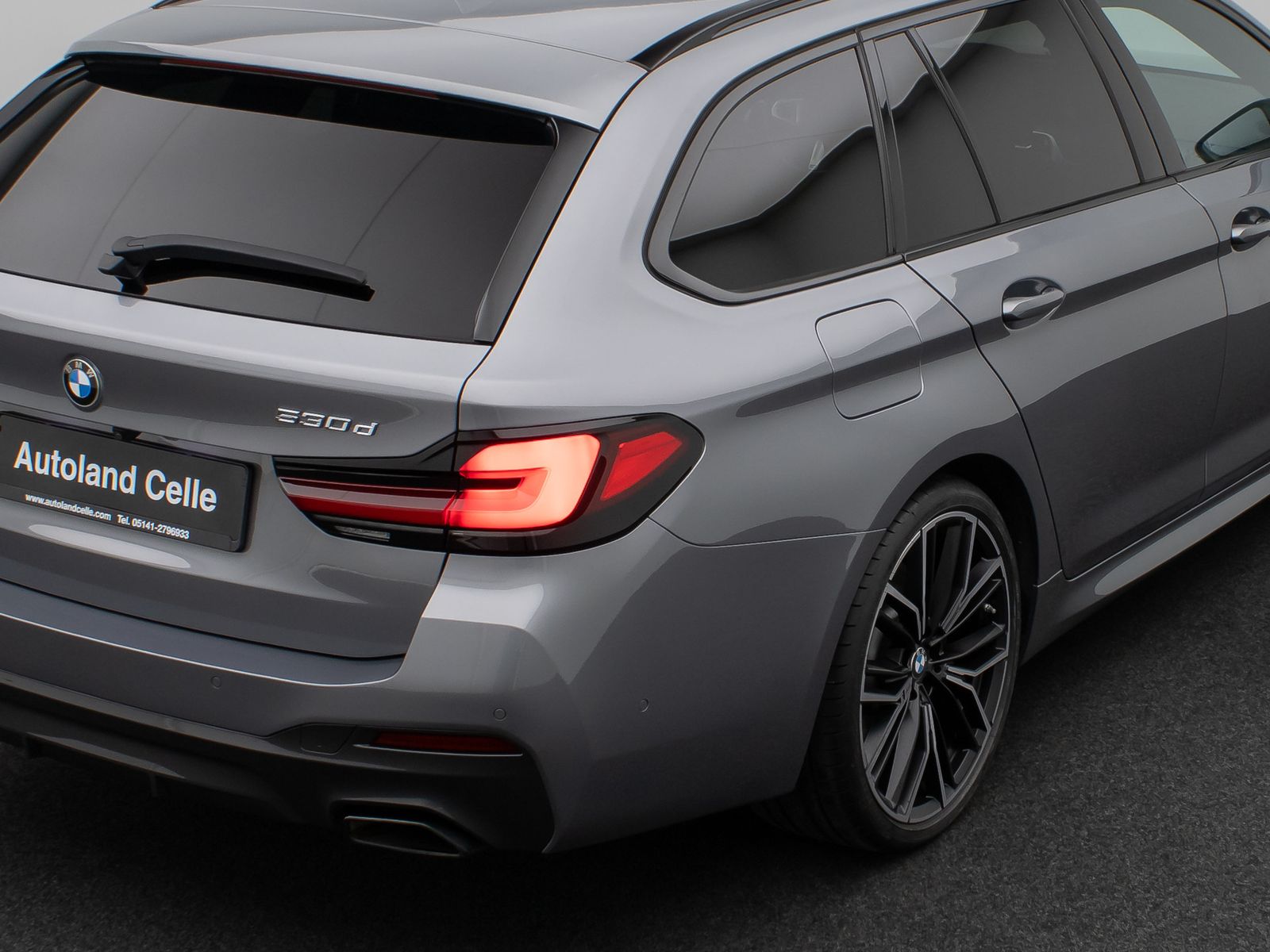 Fahrzeugabbildung BMW 530d M Sport Kamera Laser HUD DAB HiFi Komfort