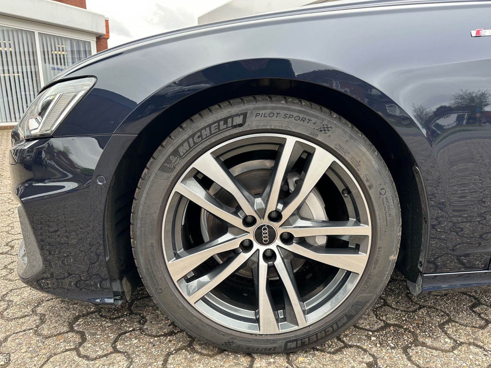 Fahrzeugabbildung Audi A6 Avant 40 TDI S line S Tronic ACC/Matrix/Navi