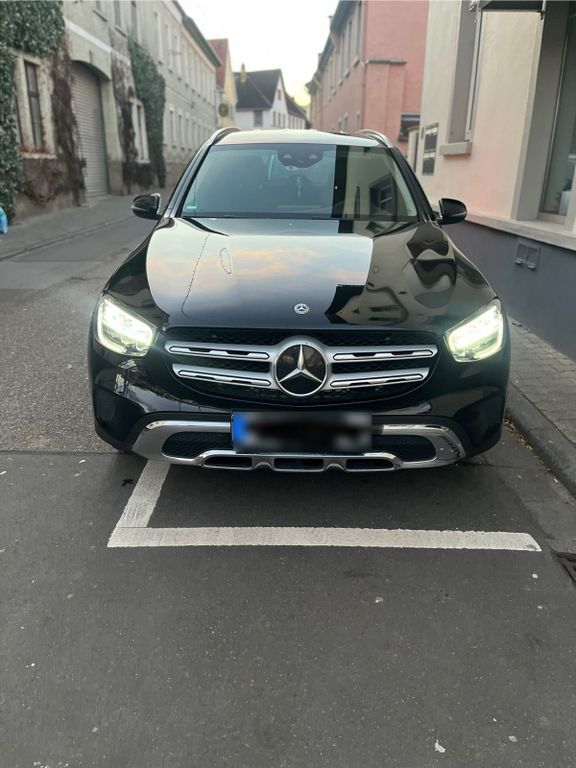 Image of Mercedes-Benz GLC 200