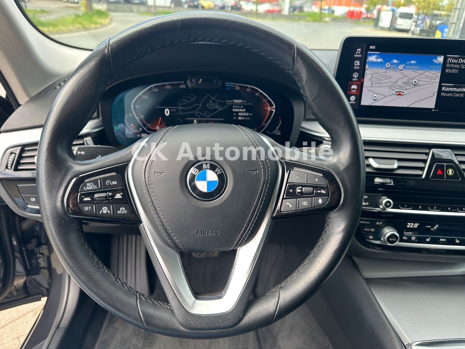 Fahrzeugabbildung BMW 520d Touring/Navi/Leder/Head-Up/Kamera/LED/ACC