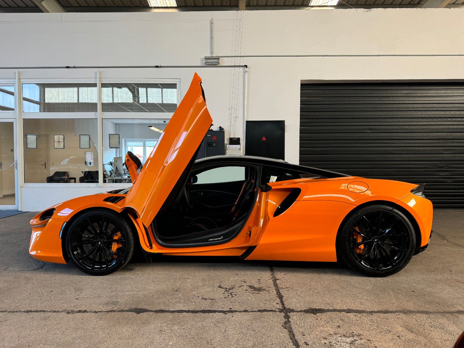 McLaren Artura Performance/MSO/Lift/B&W/Carbon/Keramik imagem 3