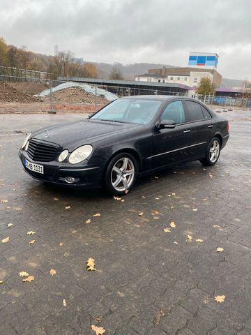 Mercedes-Benz Mercedes E 220  Avantgarde