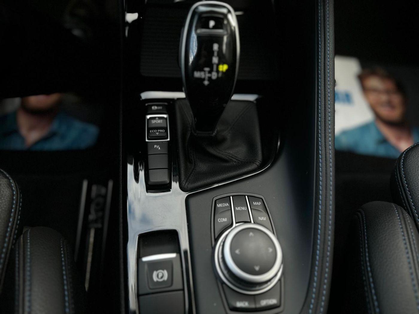 BMW X1 M-Sport ACC LED AHK HUD Navi PDC SHZ SpurW
