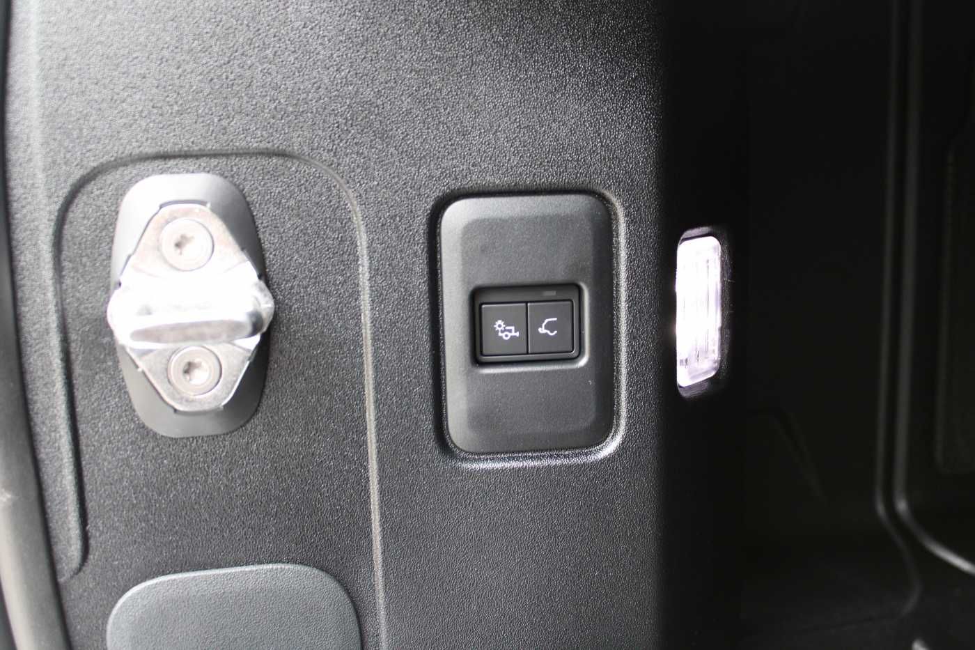 Fahrzeugabbildung Land Rover Defender Diesel 5-Türer 110 D200 S