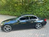 BMW E93 320i - BMW 320 aus 2007: Cabrio, 320i