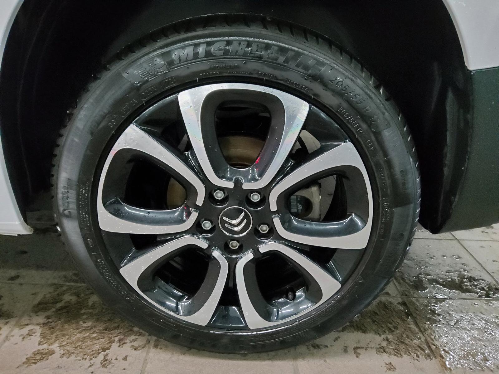 Citroën Berlingo 1.2 PureTech Shine Glasdach PDC AHK