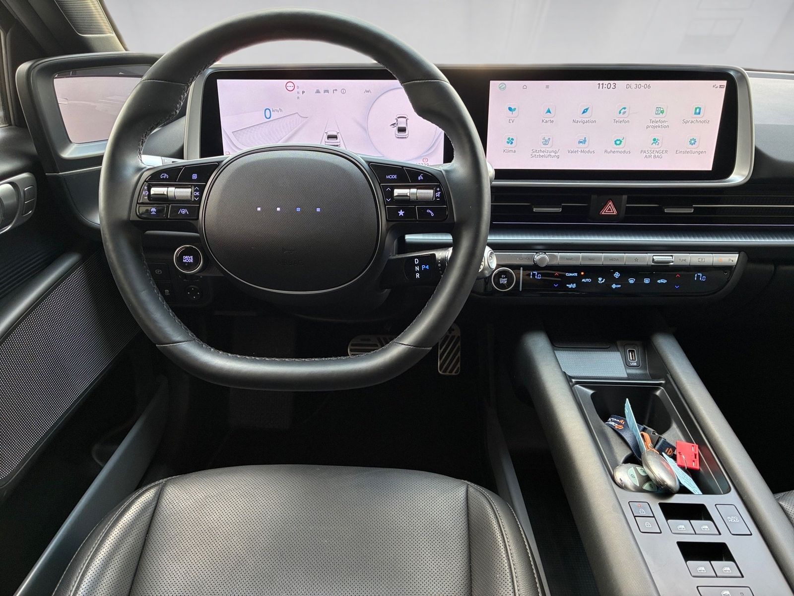 Fahrzeugabbildung Hyundai Ioniq 6 Elektro 77 Uniq 360,HUD,KlimaA,LED,Navi